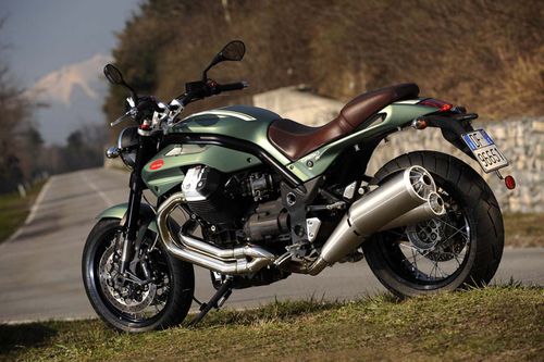 Guzzi8v_5