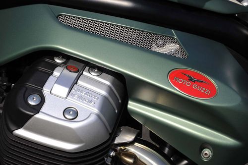 Guzzi8v_4