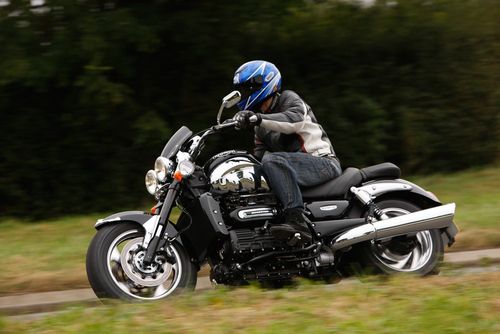 2010 Triumph Rocket 3 02