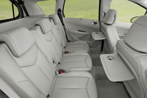 2008_peugeot308sw_23