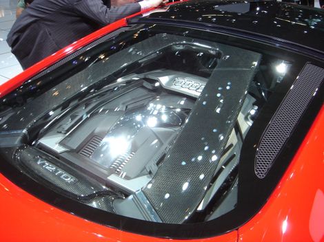 Audi_r8_v12_tdi_le_mans_salon_de__3