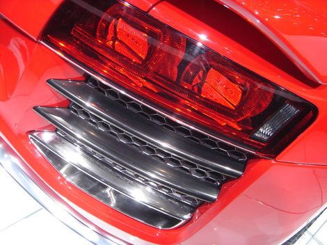 Audi_r8_v12_tdi_le_mans_salon_de__5