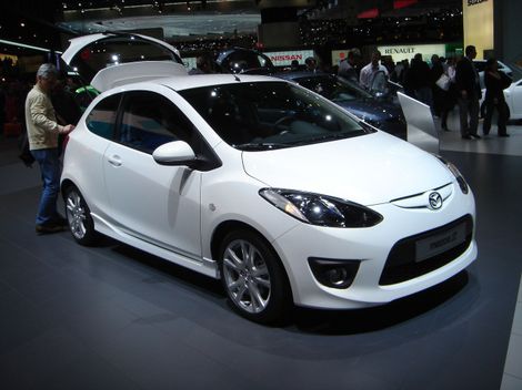 Mazda_2_3portes_salon_de_gen_ve_200
