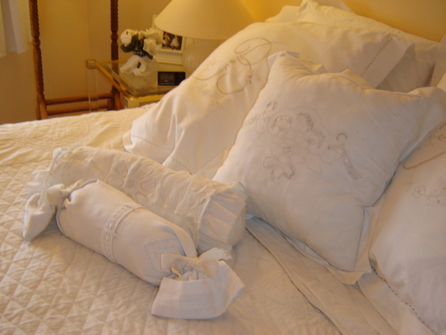 Polochon en broderie ancienne