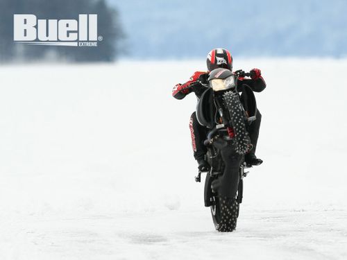 238 km/h sur glace pour une Buell 1125R au protoxyde d’azote