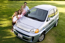 Honda delivers a Fuel Cell vehicle to the first customer ever