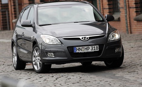 Hyundai to start building hybrid cars next year