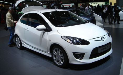 Geneva: Mazda 2 three-door