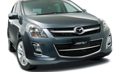 Face-lifted Mazda MPV in Japan